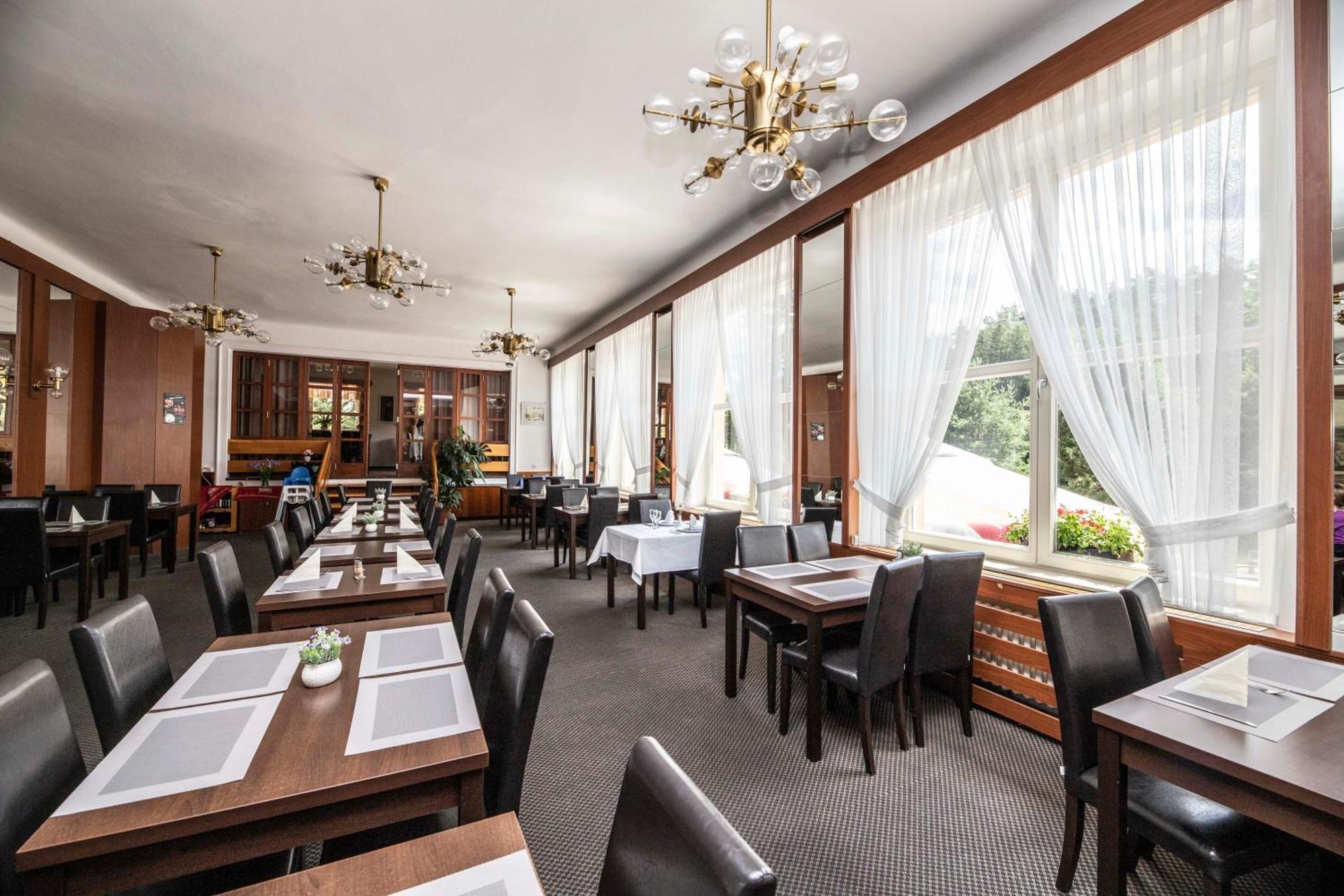 Parkhotel Skalni Mesto Jicin Luaran gambar